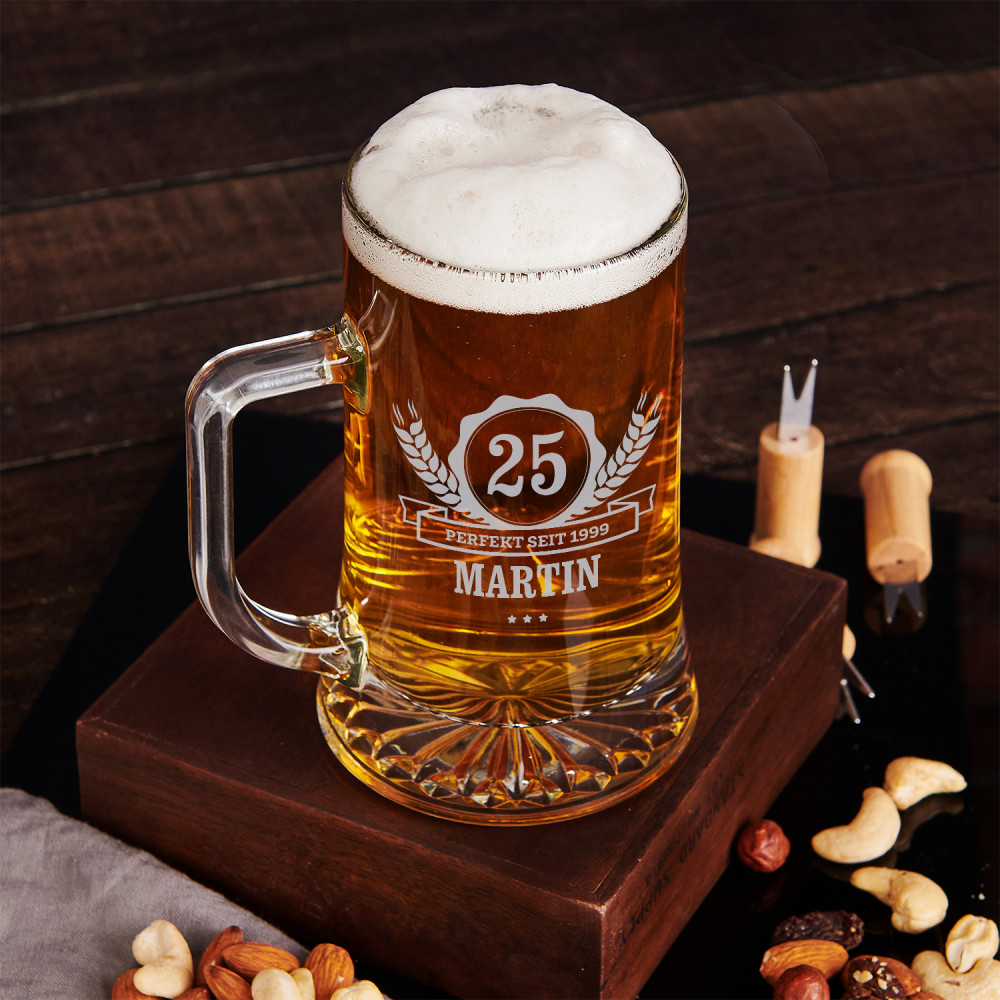 Perfekt seit - Personalisierter Bierkrug - GeschenkSpeziell.de